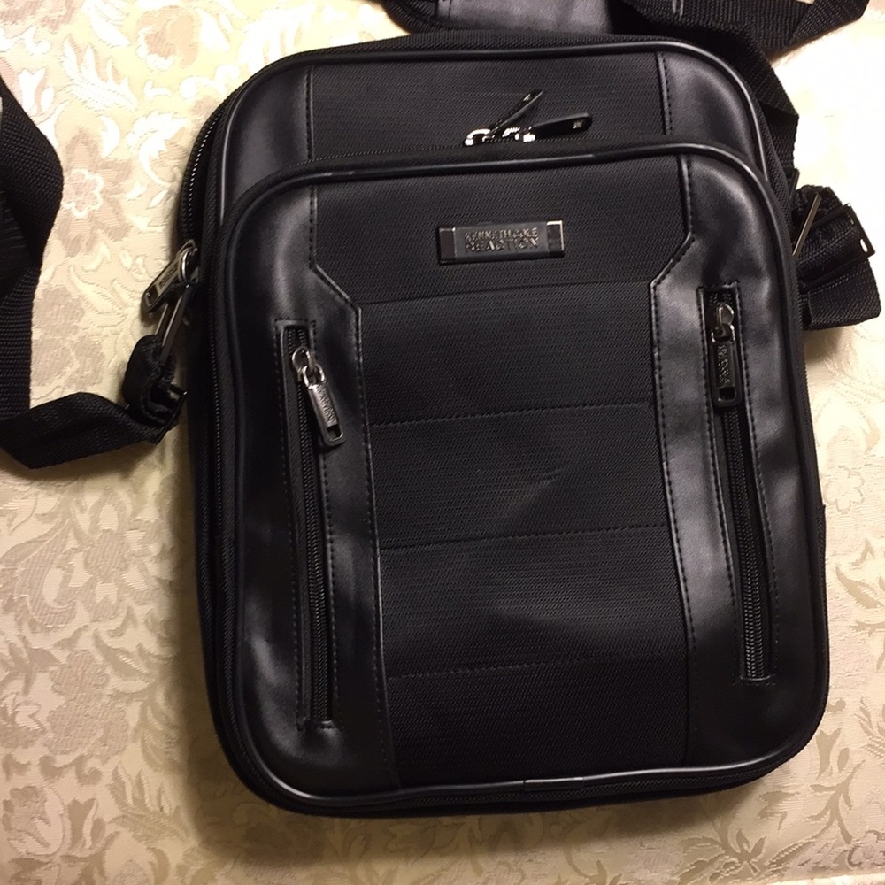 Kenneth Cole Laptop Bag Multi Pockets. View 2